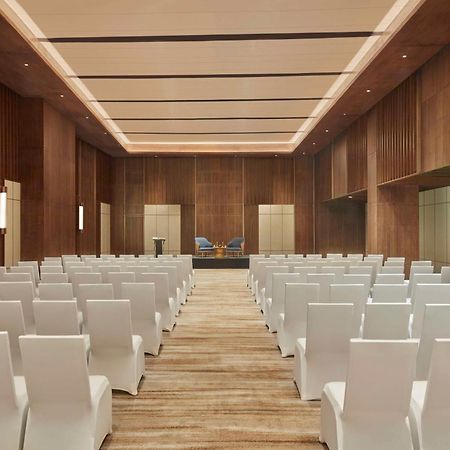 גורגאון Hilton Gurugram Baani City Centre מראה חיצוני תמונה