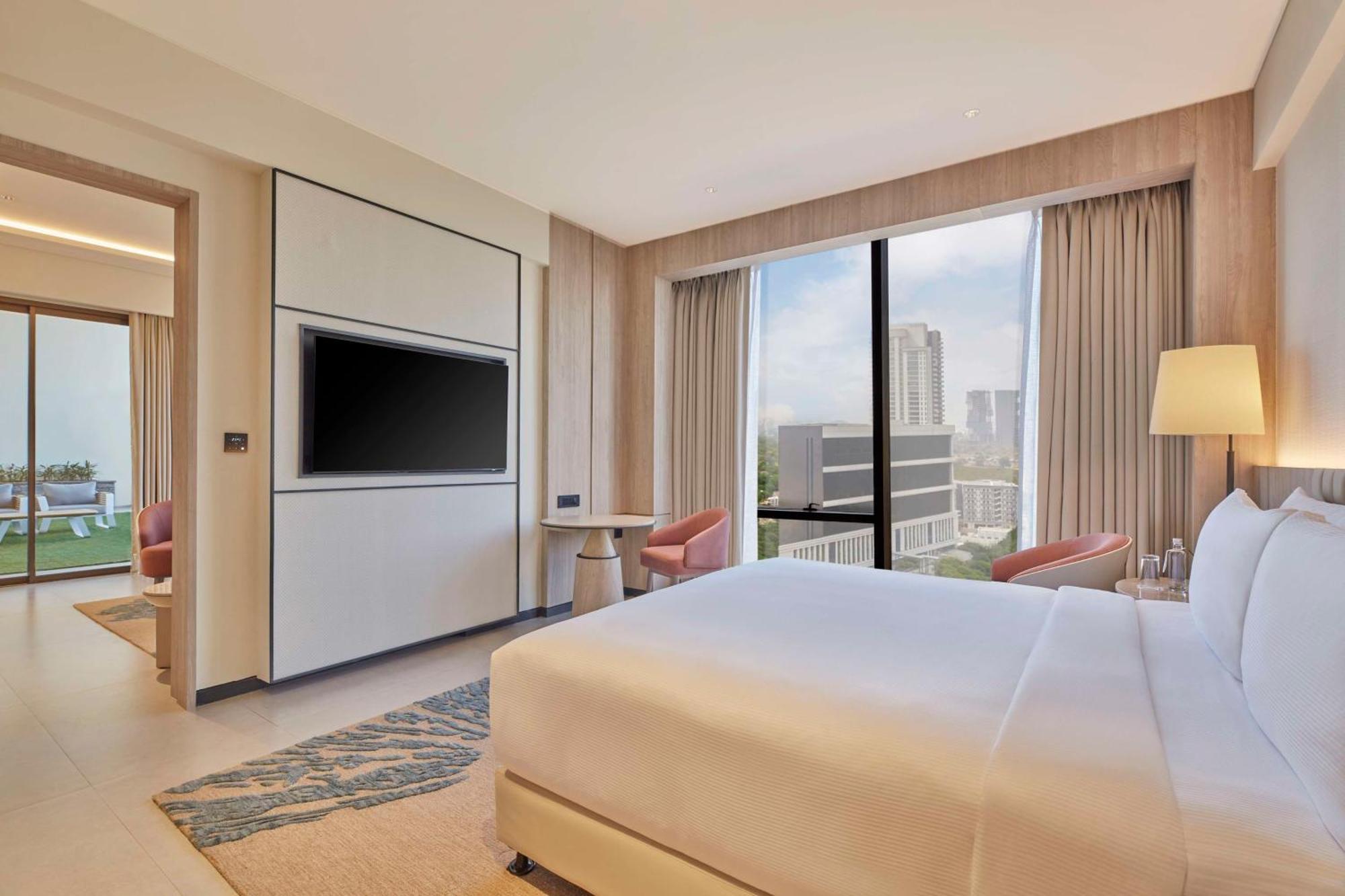גורגאון Hilton Gurugram Baani City Centre מראה חיצוני תמונה