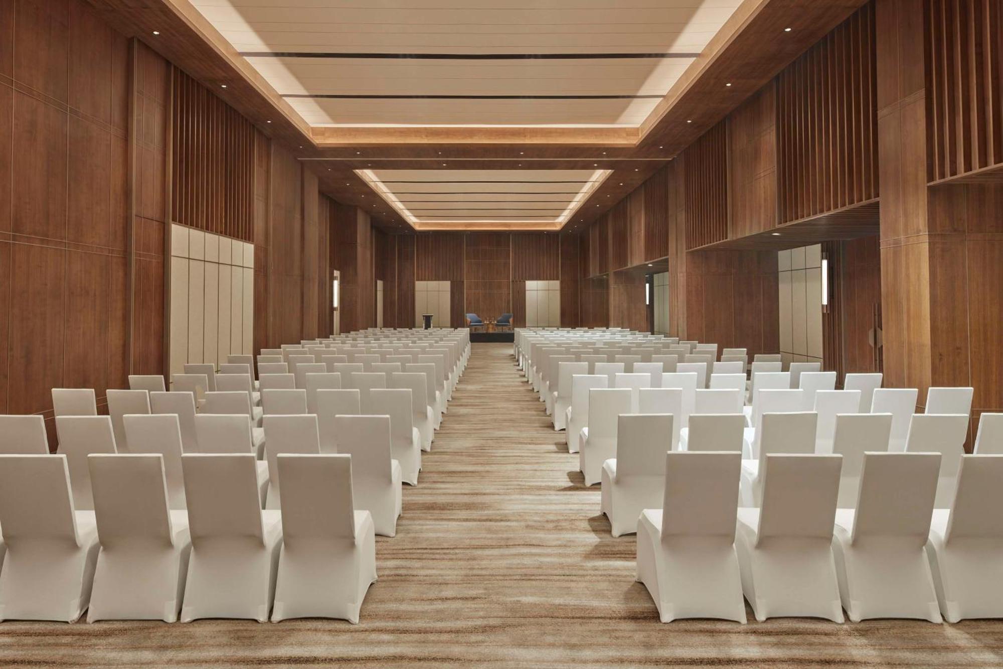 גורגאון Hilton Gurugram Baani City Centre מראה חיצוני תמונה