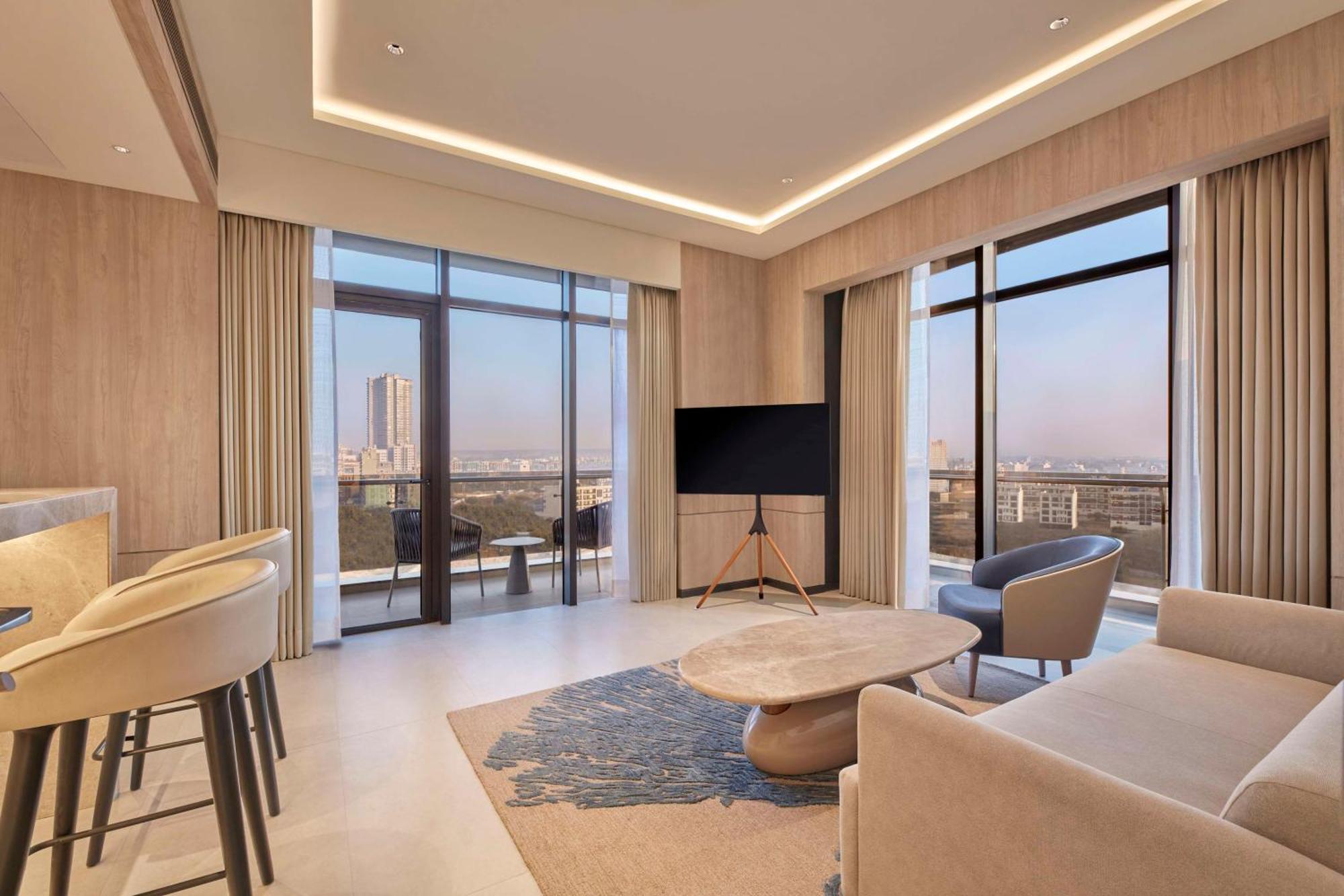 גורגאון Hilton Gurugram Baani City Centre מראה חיצוני תמונה