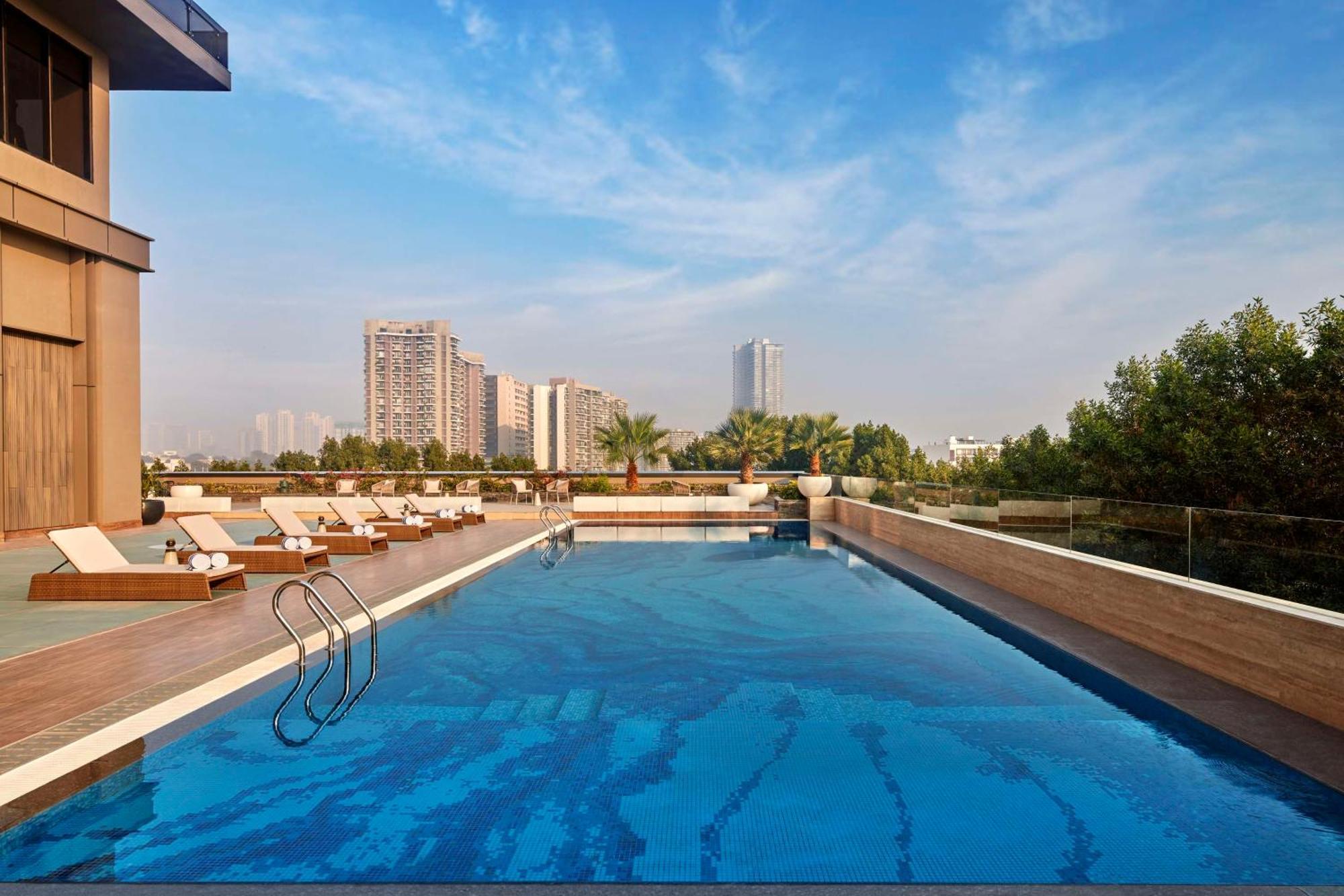 גורגאון Hilton Gurugram Baani City Centre מראה חיצוני תמונה