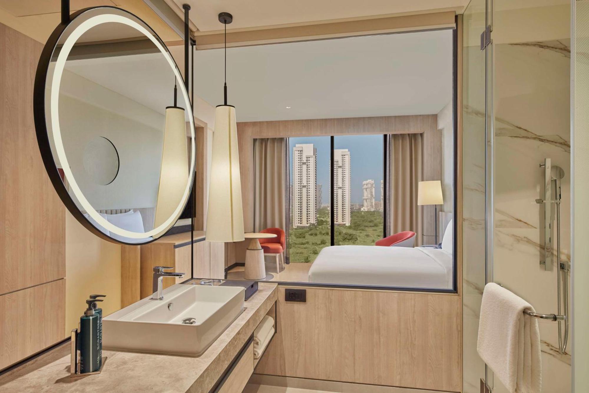 גורגאון Hilton Gurugram Baani City Centre מראה חיצוני תמונה